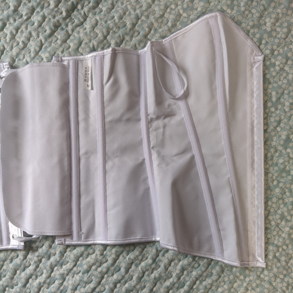 Busk Closure Corset with Matching G-String NWOT - Picture 13 of 16